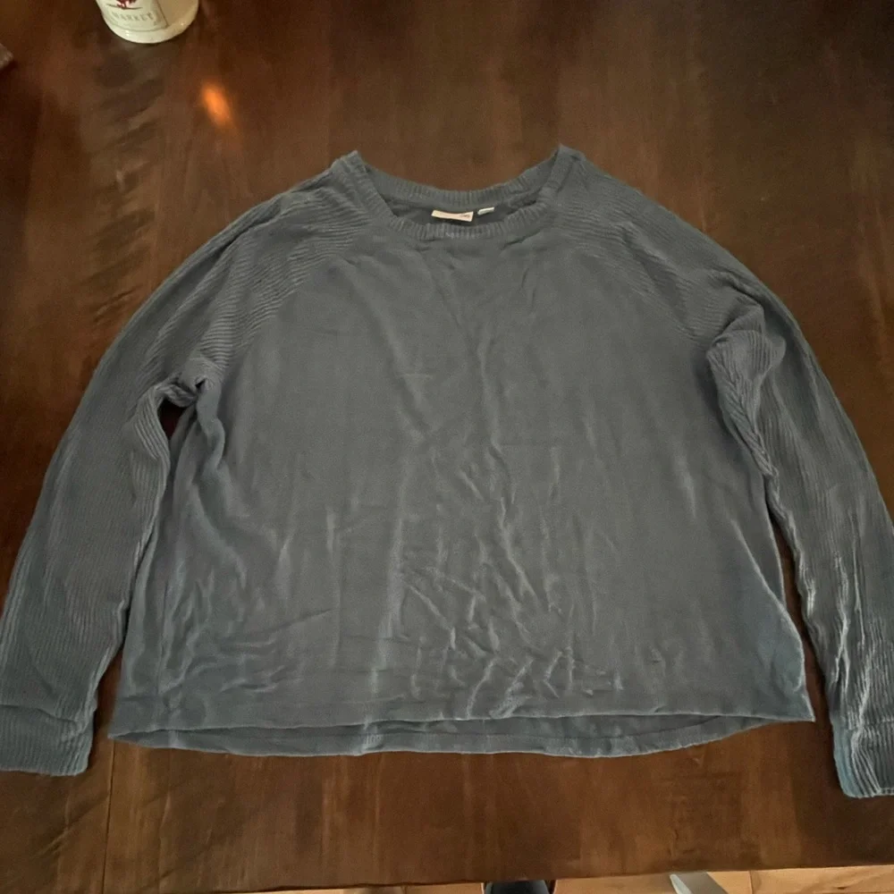 Sweater - Picture 1 of 5